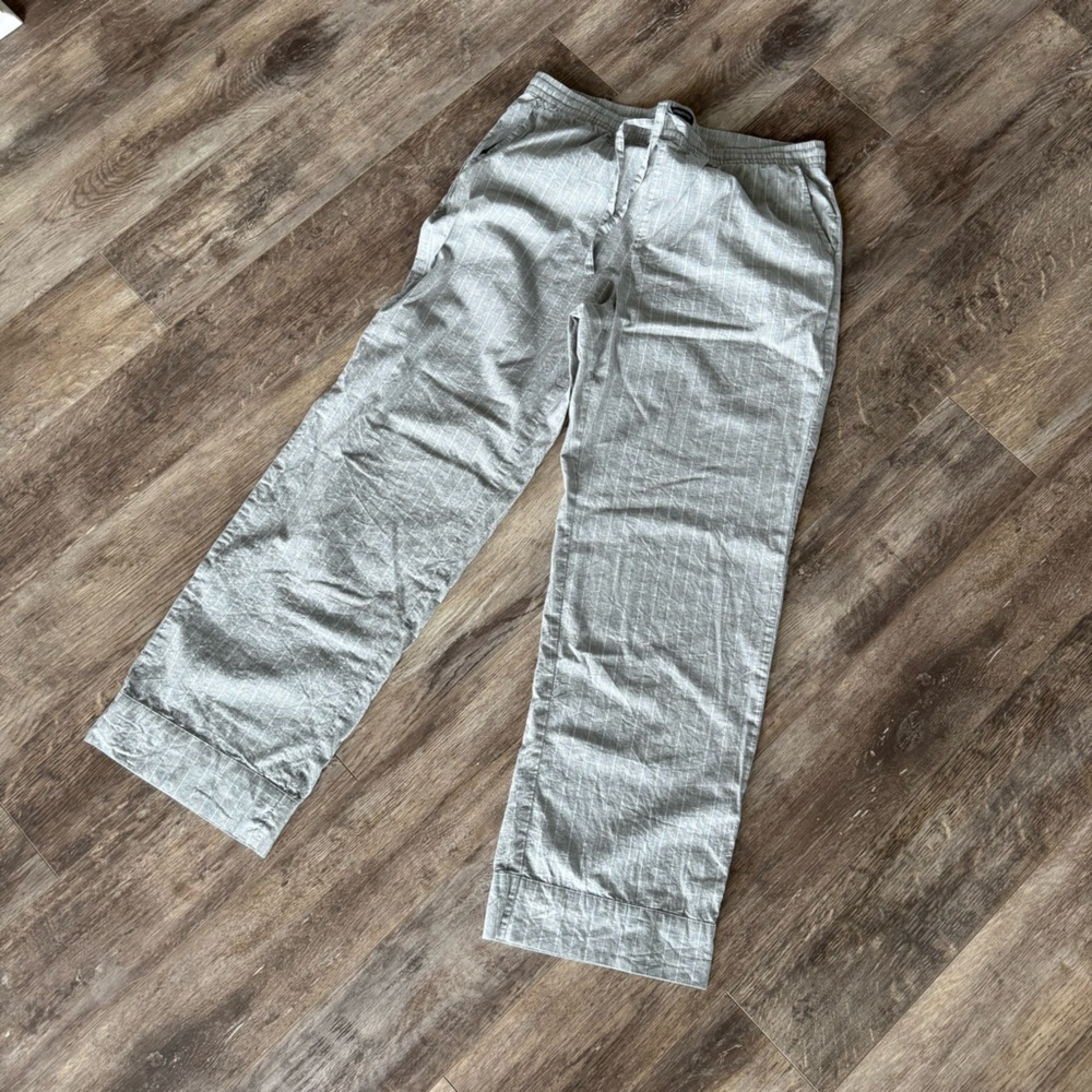 GAP Poplin Cotton Pajama Set - Long-Sleeve and Pull-On Pants White Pinstripe - Picture 7 of 7